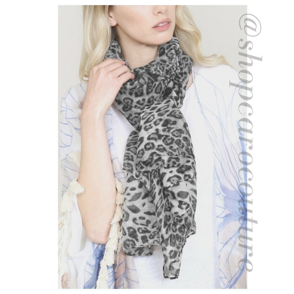 “Walk on the Wild Side" Leopard Scarf - GRAY - Picture 2 of 2